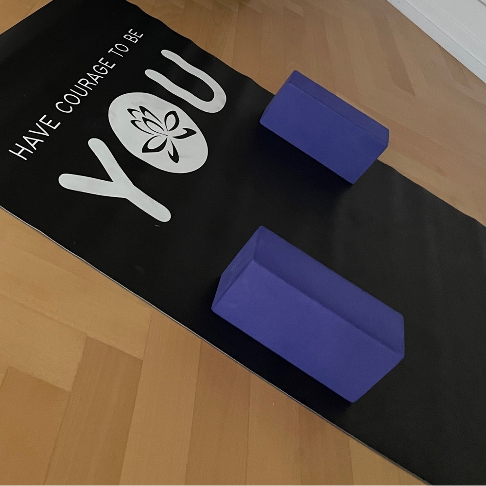 Natural leather, non slippery yoga mat.